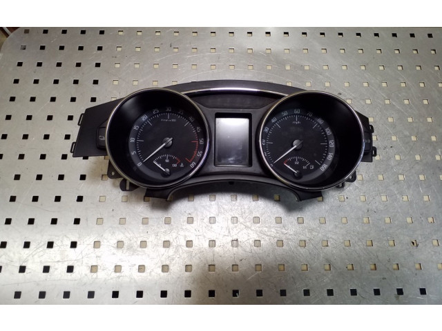 Панель приборов 3T2920940D   Skoda Superb B6 (3T)       