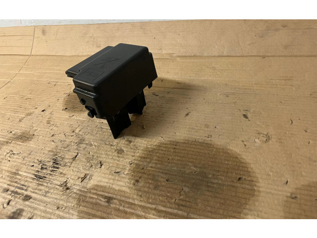Pojistková skříňka 252361535R Nissan Juke II F16 2021