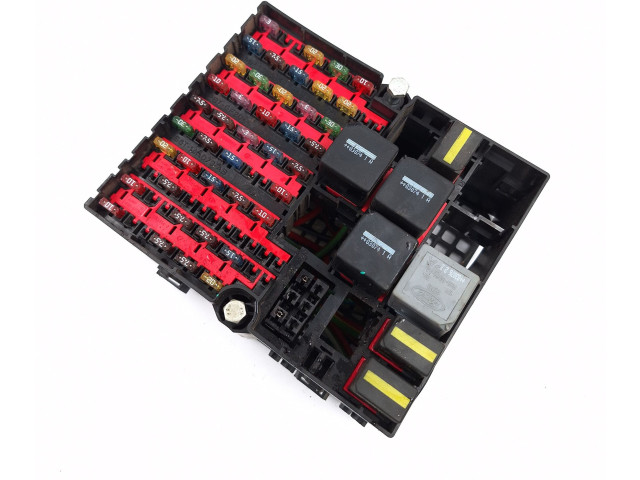 Блок предохранителей 2N1T14401HJ, EE01E11397422000   Ford Fusion    