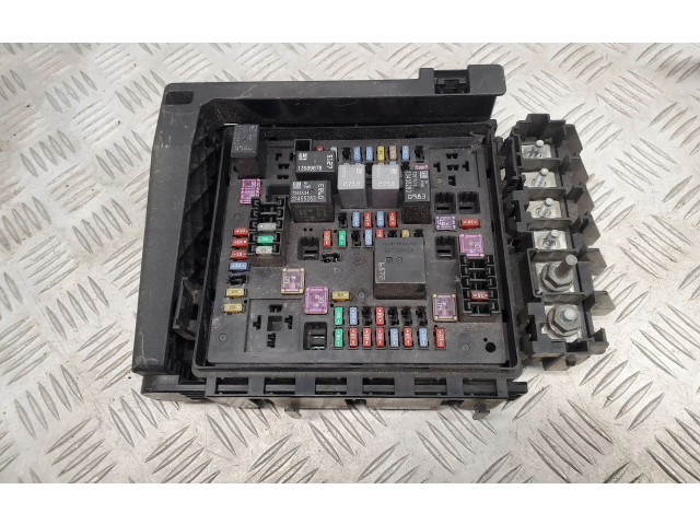 Ящик предохранителей (комплект) 84572692, 812968063   Chevrolet Camaro