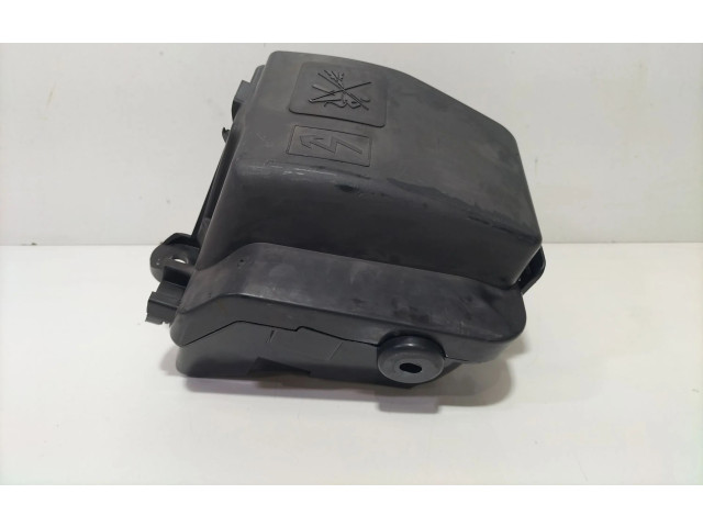 Pojistková skříňka Řídící jednotka BSM 243809584R   Renault Clio IV 2013