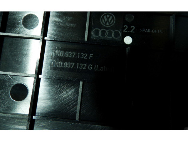   Pojistková skříňka 1K0937132F, 1K0937132G   Volkswagen Caddy 2011