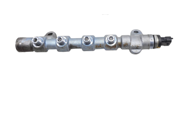 Топливная рампа 46347252, 46346020 Jeep Renegade