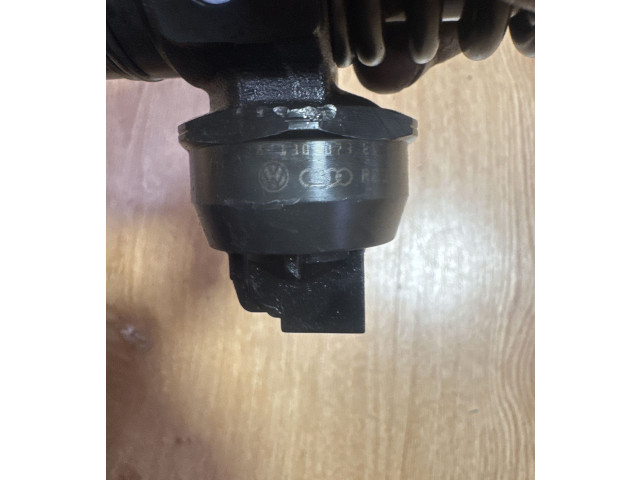 Vstřikovač 0414720313, 038130073BN Volkswagen Caddy