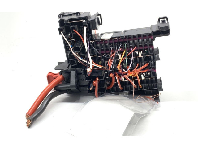 Блок предохранителей 5WA937615 Skoda Octavia Mk4