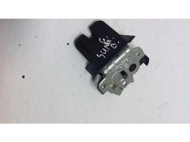 Замок задней крышки