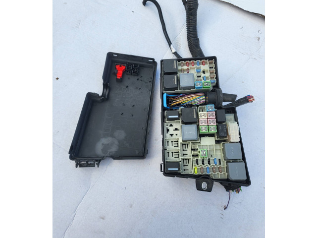 Блок предохранителей AV6T-14A142-AB, 21184 Ford Kuga II