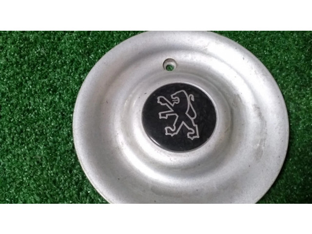 Заводская крышка (крышки) от центрального отверстия колеса