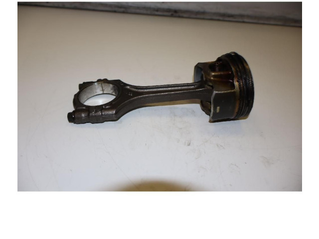 Поршень с шатуном 55273835 Alfa Romeo Stelvio