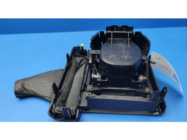 Передний держатель чашки