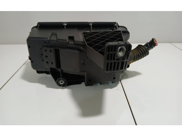 Блок предохранителей  30728132   Volvo XC90    