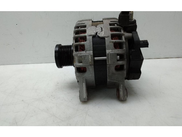 Генератор 231002175r Dacia Sandero