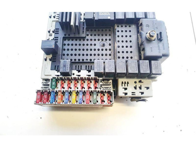 Блок предохранителей  8622520, 8622520   Volvo V70    