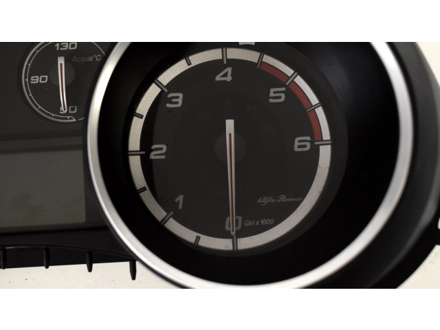 Přístrojová deska Alfa Romeo Giulietta 2012 50516479