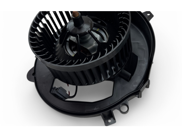 Вентилятор печки 5WC819015A, T72368C Audi Q2 -