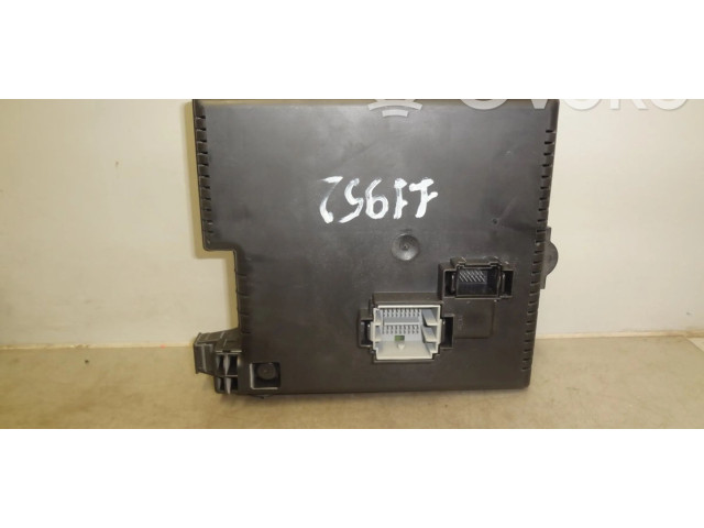 Блок предохранителей  30728512   Volvo XC90    