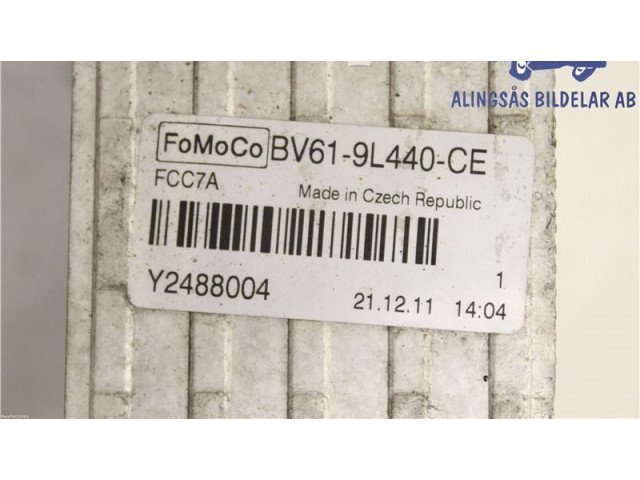 Радиатор интеркулера    Ford Focus