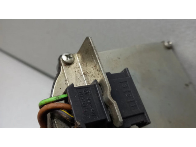 Моторчик заднего дворника     Skoda Felicia I