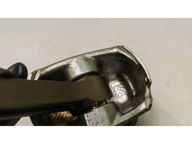 Píst Chevrolet Camaro pro benzínový motor 3.6