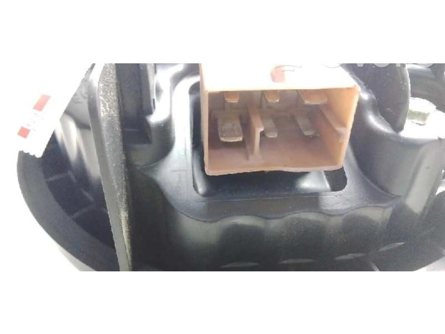 Топливная рампа 8E182021E Audi A4 Allroad для двигателя ASB