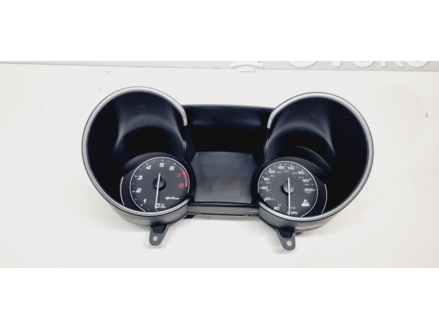 Přístrojová deska Alfa Romeo Giulia 2018 50554639, 50549180