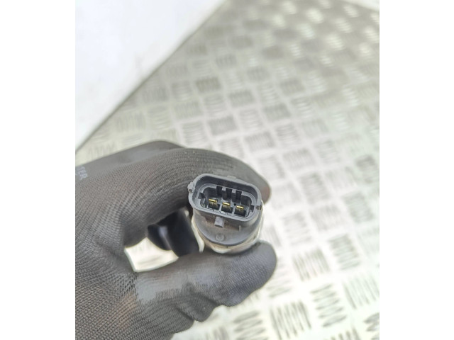 Vstřikovací lišta 55576177, 55573364 Opel Zafira C A 20 DTH