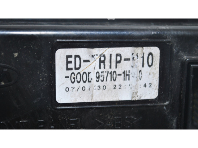 Экран/ дисплей / маленький экран 957101H700   KIA Ceed    