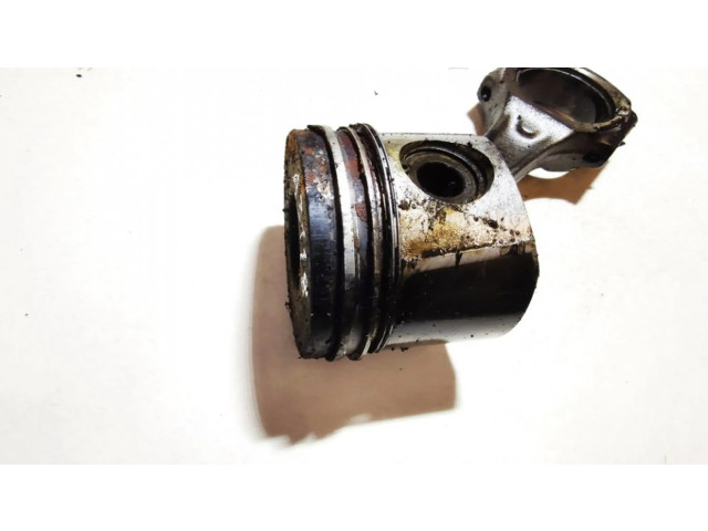  Поршень с шатуном    Land Rover Freelander для дизельного двигателя 2.0