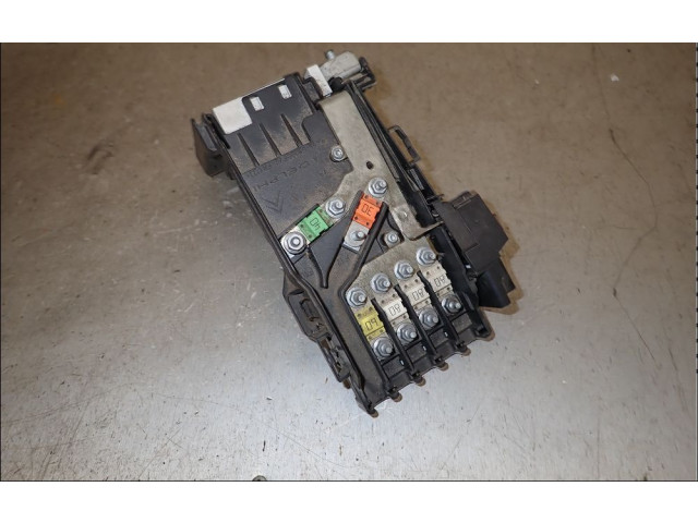 Pojistková skříňka 9807028580 Peugeot 3008 2013