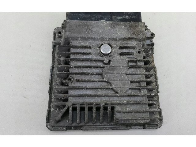 Блок управления двигателем ECU Skoda Fabia Mk2 (5J)