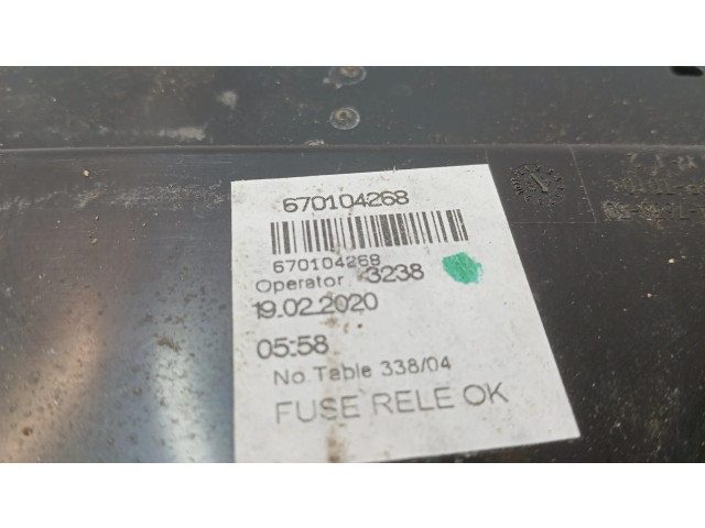 Блок предохранителей 670104268 Maserati Ghibli