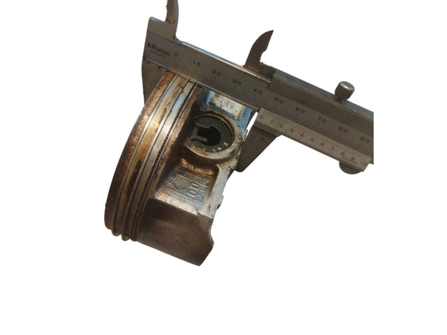 Píst 002Z Subaru Outback