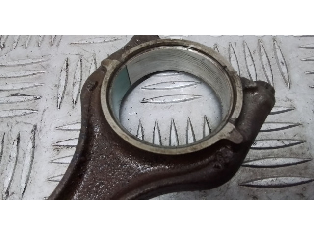 Поршень Kolben mit Pleuel 04ER Volkswagen Jetta USA