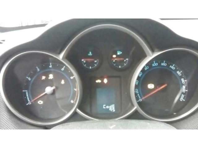 Přístrojová deska Chevrolet Cruze 2013 95472850