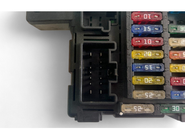 Блок предохранителей    518322326   Volvo V70