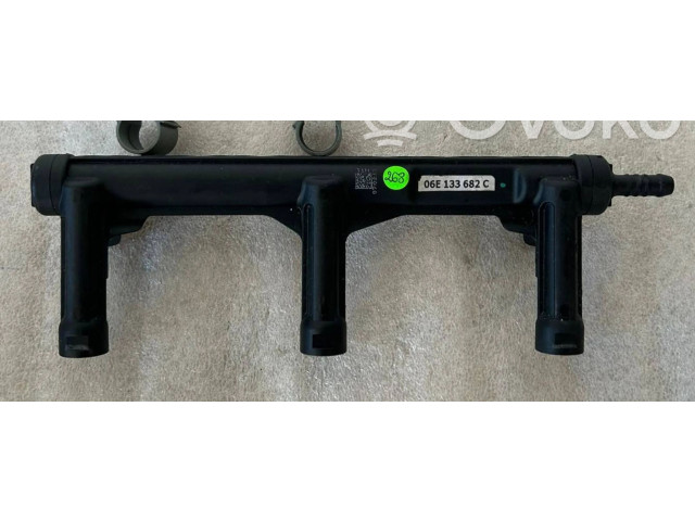 Vstřikovací lišta 06E133682C Audi Q7 4M