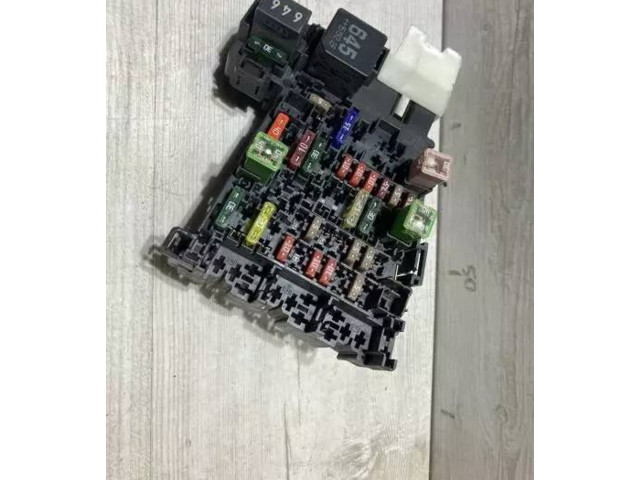 Блок предохранителей 5q0837615c Volkswagen Golf VII
