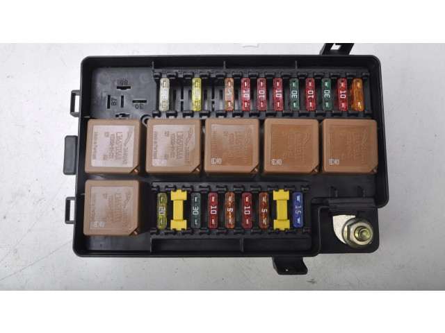 Pojistková skříňka 518053608 Aston Martin DB7 2001