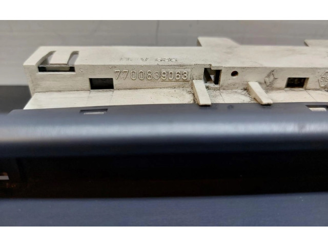 Дисплей Renault Twingo I