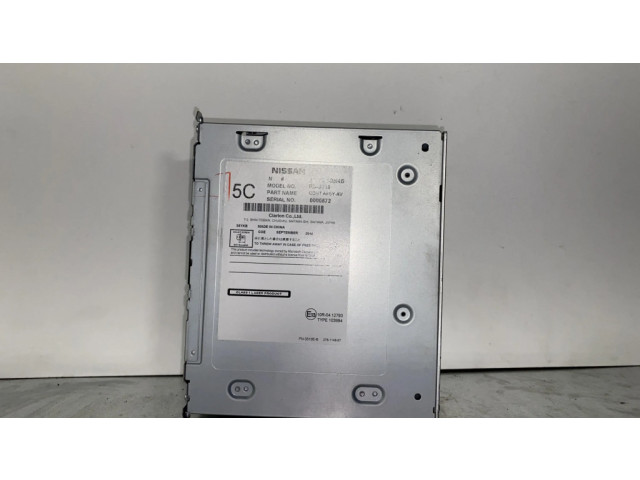 Радио/ проигрыватель CD/DVD / навигация