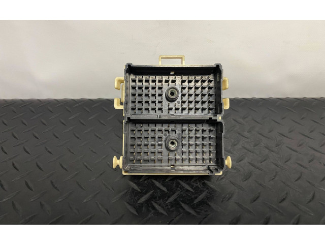 Блок предохранителей  15770996-01   Chevrolet Tahoe    