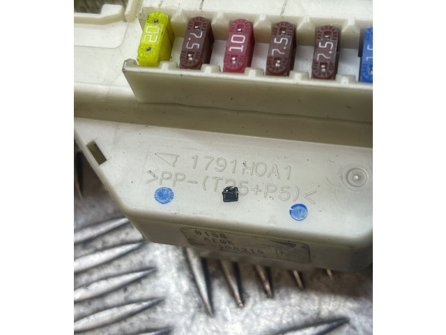 Блок предохранителей 1791H0A1, 1571H0A Mitsubishi Colt