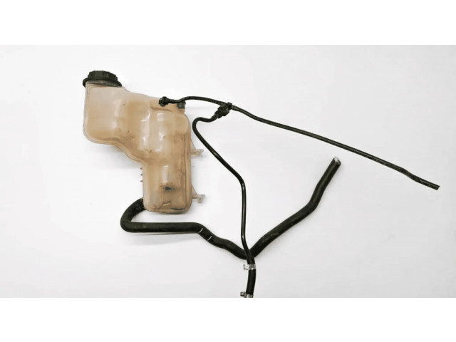 Расширительный бачок охлаждающей жидкости