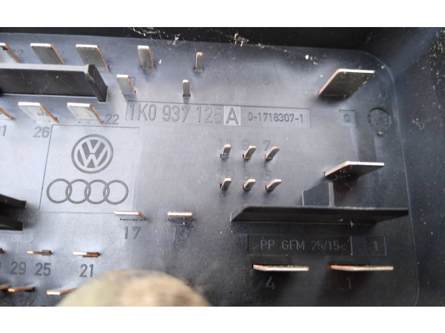 Блок предохранителей 1K0937125K Volkswagen Golf Plus