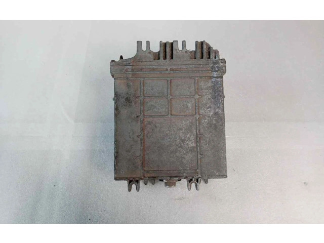 Блок управления двигателем Блок управления 0281001421 Volkswagen Golf III