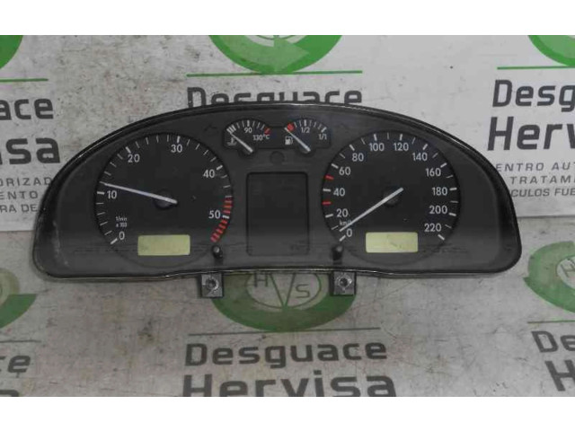 Přístrojová deska Volkswagen Passat Alltrack 1996 09051969906, 0090059