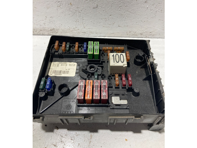 Блок предохранителей 1K0937125A, 017183071   Volkswagen Jetta V    