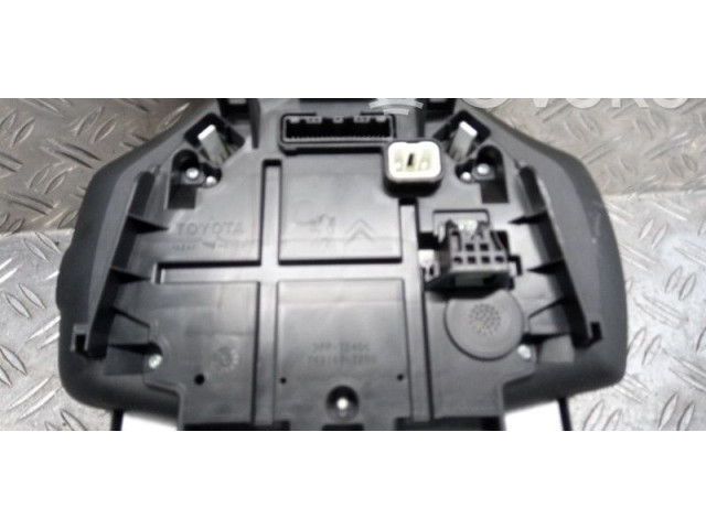 Панель приборов Peugeot 108