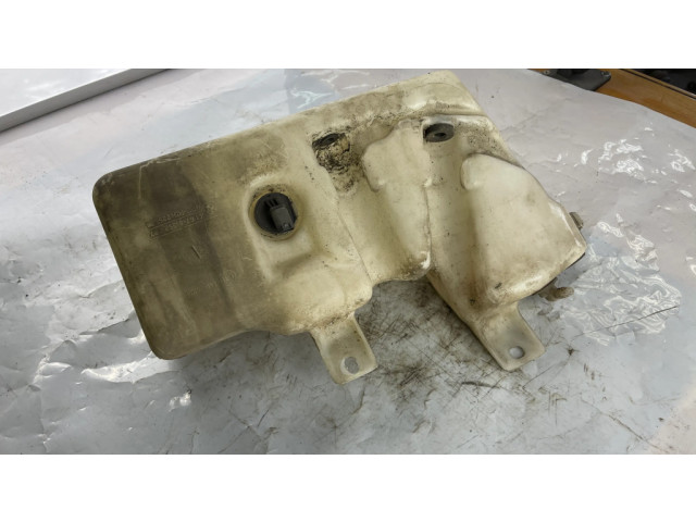 Бачок оконной жидкости