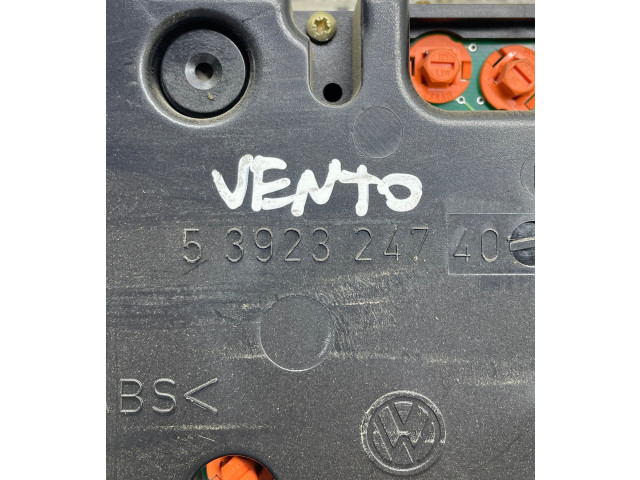 Панель приборов 5392324740 Volkswagen Golf III